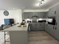 Newly Built 3BR Beautiful Quiet Estate Close To Darent Valley Hospital - B&B Stantway