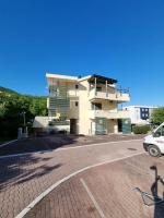 Wistaria First Line Apartment - B&B Ðenovići