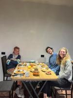 October Guesthouse - Bed and Breakfast Dzjalal-Abad