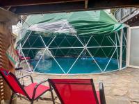 Poolside Hideaway Heated Pool All Year Ideal for Groups Sleeps 6 plus - B&B Victoria