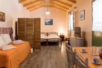 Joya's Little Farm Cottage - B&B Svoronáta