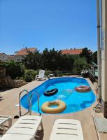 Apartmani Kasteljan 4, Stara Novalja - B&B Stara Novalja