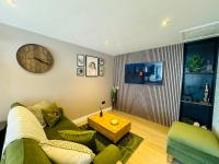 Station House - Platform 1 - 2 Bedrooms - Sleeps 3 - B&B Harrington