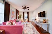 Retro 1BR in Elizabeth with Porch & Eclectic Design - B&B Charlotte