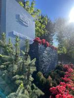 Two Adjacent 4 Bedroom Townhouse Units in the Fallsview District Walk to the Falls - Chambres d'hôtes Chutes Niagara