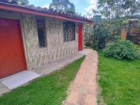 Comodo chalet, en una muy buena ubicación y rodeado de jardines - Chambres d'hôtes Chía