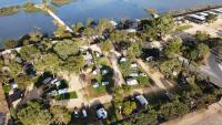 Waterfront Holiday Park - Adult Only Retreat - B&B Tailem Bend