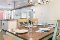 4 bedroom at Cedar Ridge with Fire Pit and huge TV - Ferienwohnung Luther