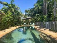Liana One Coastal Mission Vibe two bedroom apartment - Chambres d’hôtes Mission Beach