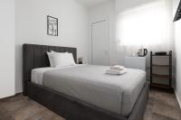 Zimmer mit Queensize-Bett und Balkon