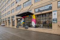 Chic Loft | Free Parking, Gym, Game Room - B&B Filadelfia