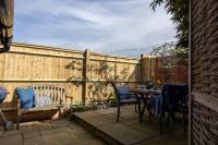 Journey's End Luxury Cottage 100m from Sea - B&B East Wittering