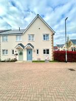CHARMING VILLAGE HOME, stylish interior, FREE PARKING for 2 cars, private rear garden, 2 DOUBLE BEDROOMS and easy access to M1 - Chambres d'hôtes Houghton Conquest