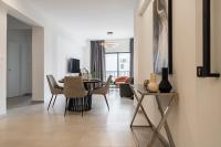 B&W 2-Bedroom Apartment - Ferienwohnung Larnaka