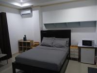 Bourbon Street Apts off Red Street - Room 33B - Ferienwohnung Angeles City