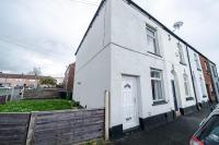 Modern Two Bedroom House in Central Hyde by Eason Stays, Ideal for Short Breaks & Business Stays with Free Driveway Parking - Chambres d'hôtes Hyde