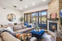 Gregs Grandeur Pristine Condo with Private Hot Tub - B&B Park City