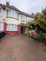 Stylish Southend 4 Bed Sleeps 7 FastWifi Secure Driveway Parking by The Opulent Property Project UK - B&B Southend-on-Sea