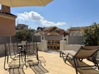 Casa Afrodite Old Town Corfu Duplex with Private Roof Terrace next to St Spyridon - Chambres d'hôtes Karyófyto