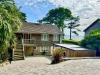 Stunning property with sea views and heated swimspa - Ferienwohnung Saint Lawrence