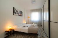 Charming Two-Room Apartment with View of San Siro Stadium Upper Floor - Ferienwohnung Mailand
