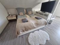 Helles 24 qm Zimmer flexibel in Wackersdorf mietbar - B&B Wackersdorf