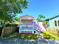 Flamingo- A Tiny Home With A Big Personality - B&B Galveston