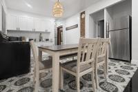 Large 5BR 2BA just minutes from the Falls - B&B Niagara Falls