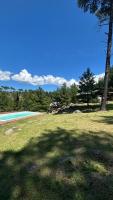Cabaña de montaña con pileta en hermoso predio - Chambres d'hôtes Villa Yacanto