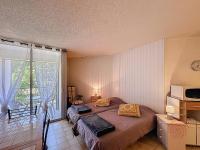 Charmant appartement avec terrasse, parking gratuit et animaux acceptés, proche des thermes à Lamalou - FR-1-451-89 - Chambres d’hôtes Lamalou-les-Bains