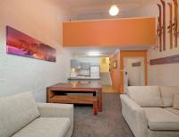Parkwood 6 - 2BR Split Lvl Apartment l Spa Bath l BBQ l Central Location - B&B Jindabyne