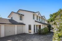 Hawks Nest Hideaway | Spa, BBQ, Bikes & Pool Table - B&B Hawks Nest