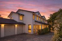 Hawks Nest Hideaway | Spa, BBQ, Bikes & Pool Table - B&B Hawks Nest