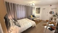 Cosy Studio Apt with Free Parking and Netflix - Ferienwohnung Wolverhampton