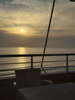 Golden Horizon Sea View Apartment - Chambres d'hôtes Durrës
