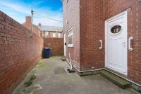 Chic 2 Bed with WiFi and Parking Ideal for Work Stay - B&B Jarrow