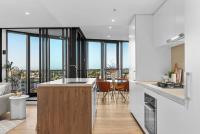 Twilight Views 2BR in Fortitude Valley & Parking - B&B Brisbane