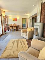 Home Comforts in Peaceful 2 Acres - B&B Inverness