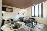 Stunning 2 BED Manchester Apartment w City Views - B&B Manchester