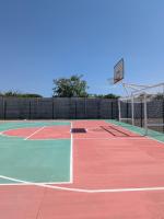 Fly & Stay Comalapa - Bed and Breakfast Las Flores