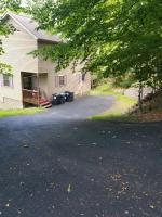 Lake Wallenpaupack 4 bedroom lakefront house with dock - Ferienwohnung Greentown