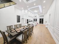 Luxury House with Open Living Space - Chambres d’hôtes Toronto
