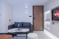 Peonia Apartment II Modern Stay with Balcony Near Old Town - B&B La Canea