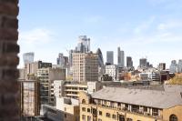Modern 3BR with Balcony & AC Near Tower Bridge - Ferienwohnung London
