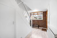 Central Horsham 5BR Home Free Parking Pets Allowed - B&B Horsham