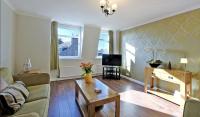 Home from Home Aberdeen-Spacious West End Apartment-Free Parking-Near ARI & City Centre - Chambres d’hôtes Aberdeen