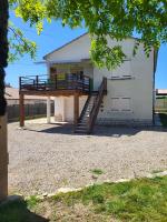 Maison rétro 80 90 avec terrasse clim et vue Provence - B&B La Brillanne