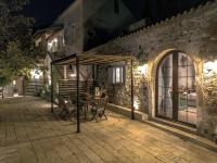 Marcora Historic Mansion - B&B Strongylí
