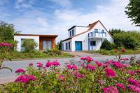 Bungalow Rugia Breege - großer Garten, Hunde willkommen - Bed and Breakfast Breege