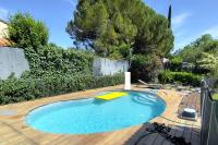 Studio with garden and pool, easy Nîmes access - Bed and Breakfast Caissargues